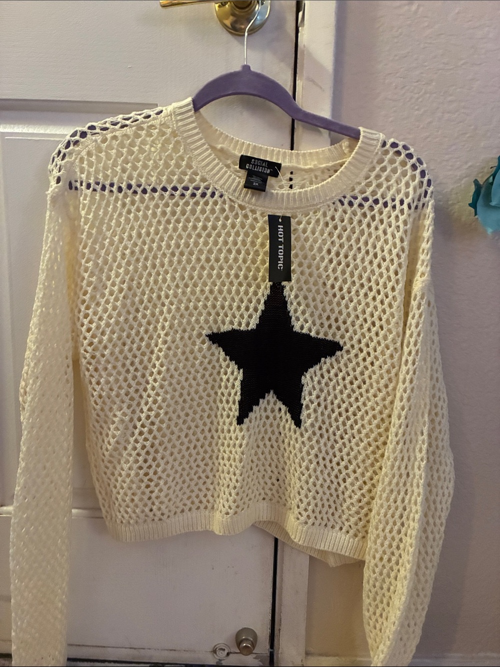 Hot Topic Cream Open-Knit Crew Sweater with Black Star